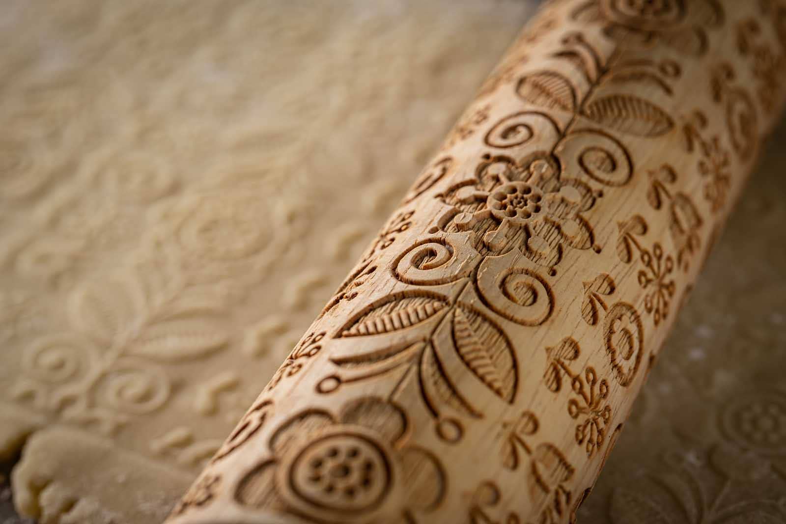 Embossed Rolling Pin, Spring/Summer Design 15.25"